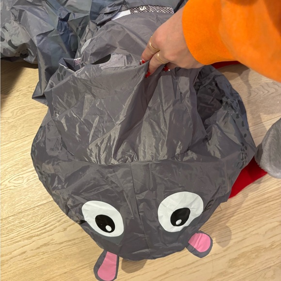 Hippo w/ tutu blow up costume - Picture 4 of 5